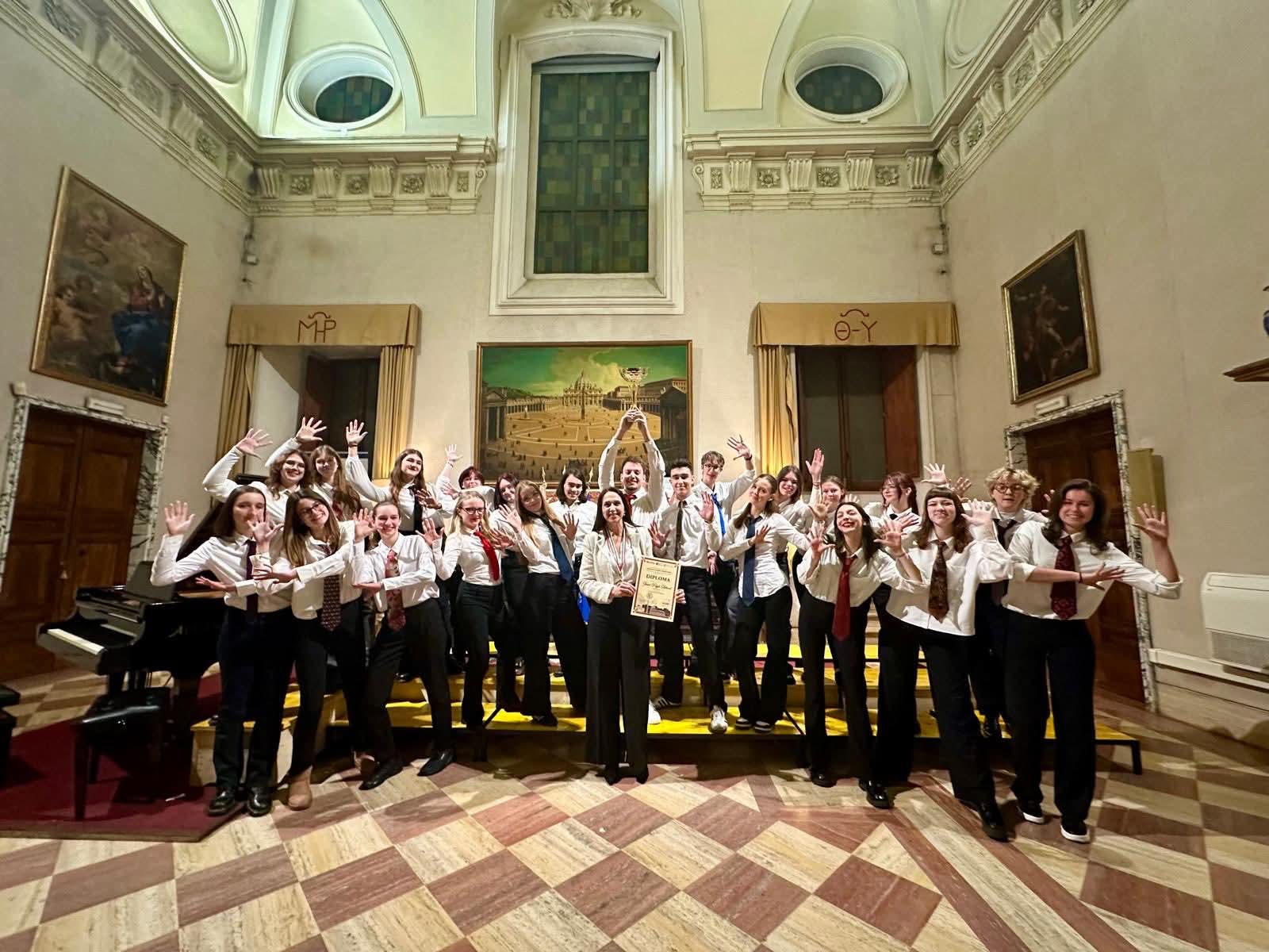 Zbor riječkih gimnazija osvojio zlato na međunarodnom zborskom natjecanju u Rimu