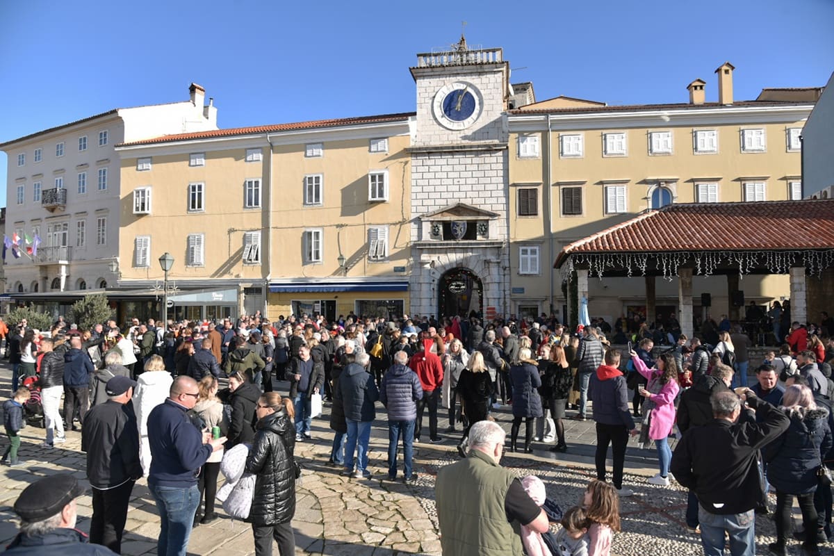 Blagdanski Cres: Festival jaslica i koncert Urban&4