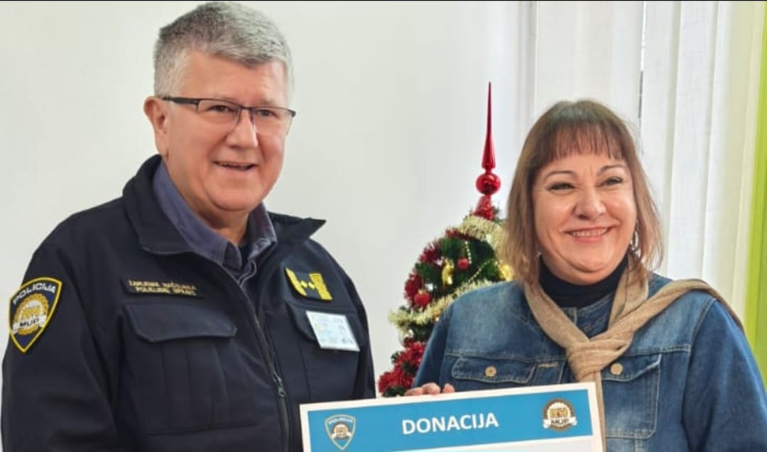 Policija darivala djecu iz Doma Lovran