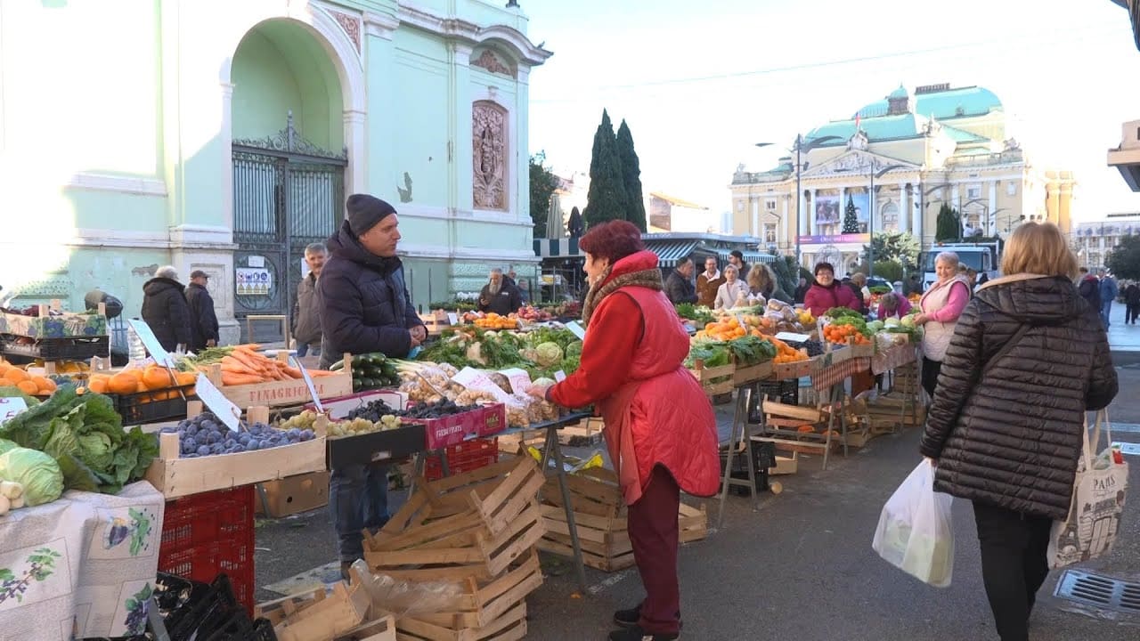 Riječka tržnica uoči blagdanske kupovine