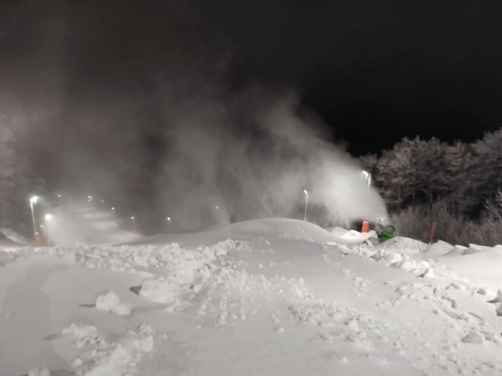 Platak: Cesta teško prohodna, u tijeku čišćenje i zasnježenje staza