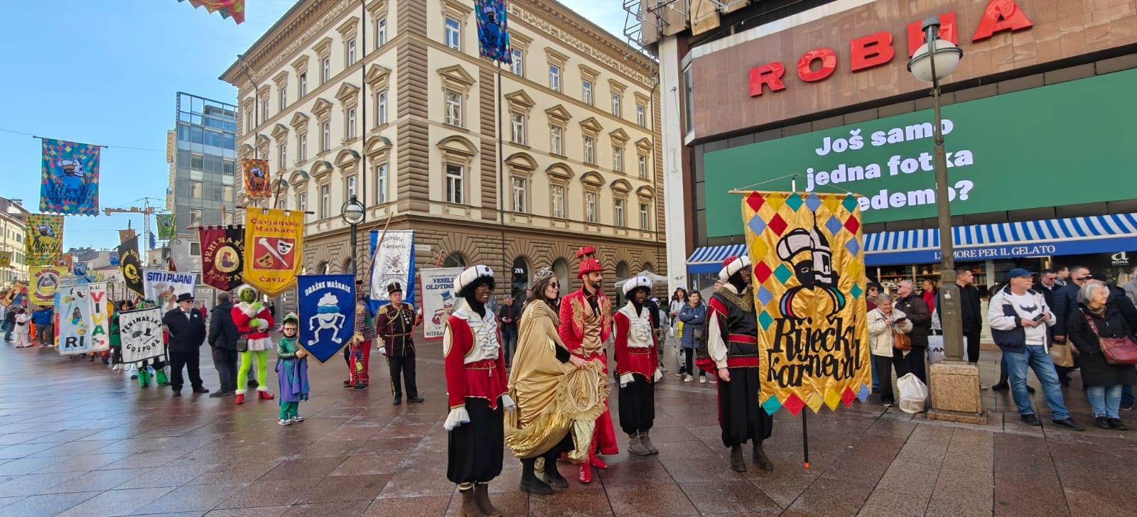 Započeo Riječki karneval: Parada zastava na Korzu, predaja ključa i otvorenje izložbe u Tunelu