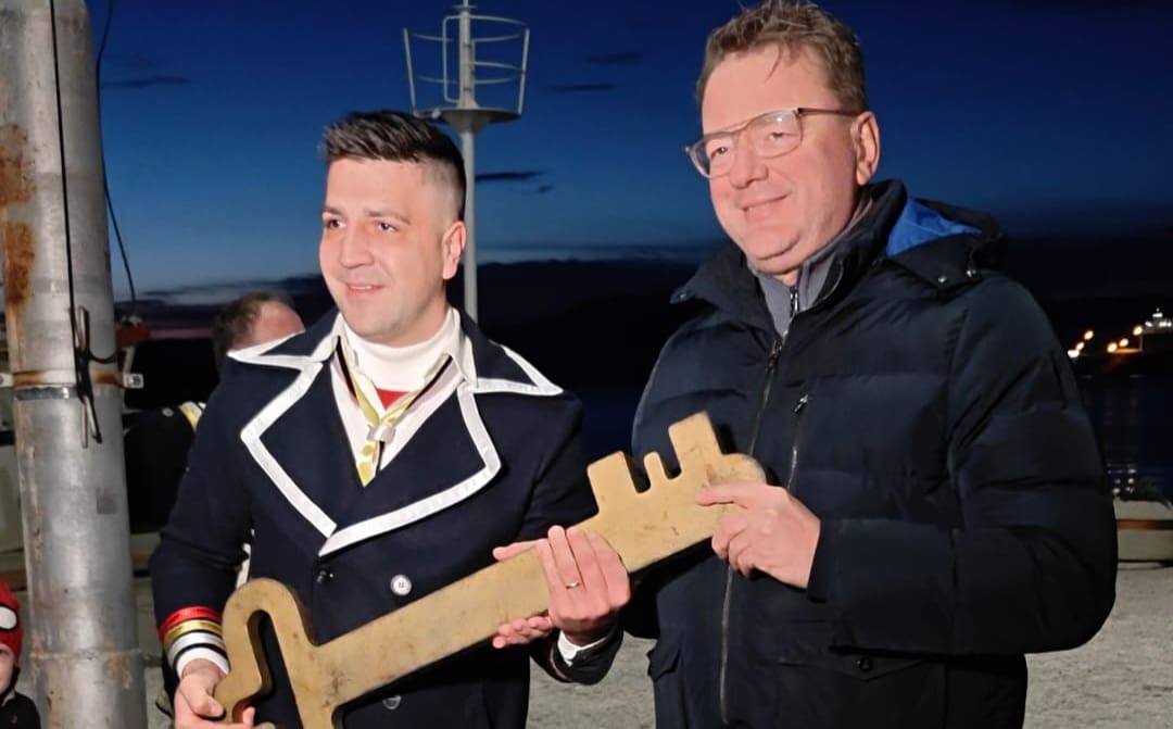 U Kraljevici maškare preuzele vlast: Mesopustari dobili ključeve grada