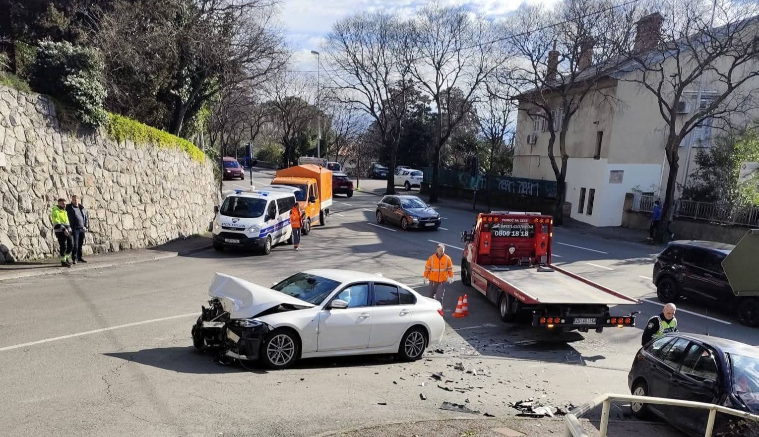 Otežan promet na Kantridi zbog nesreće na raskrižju