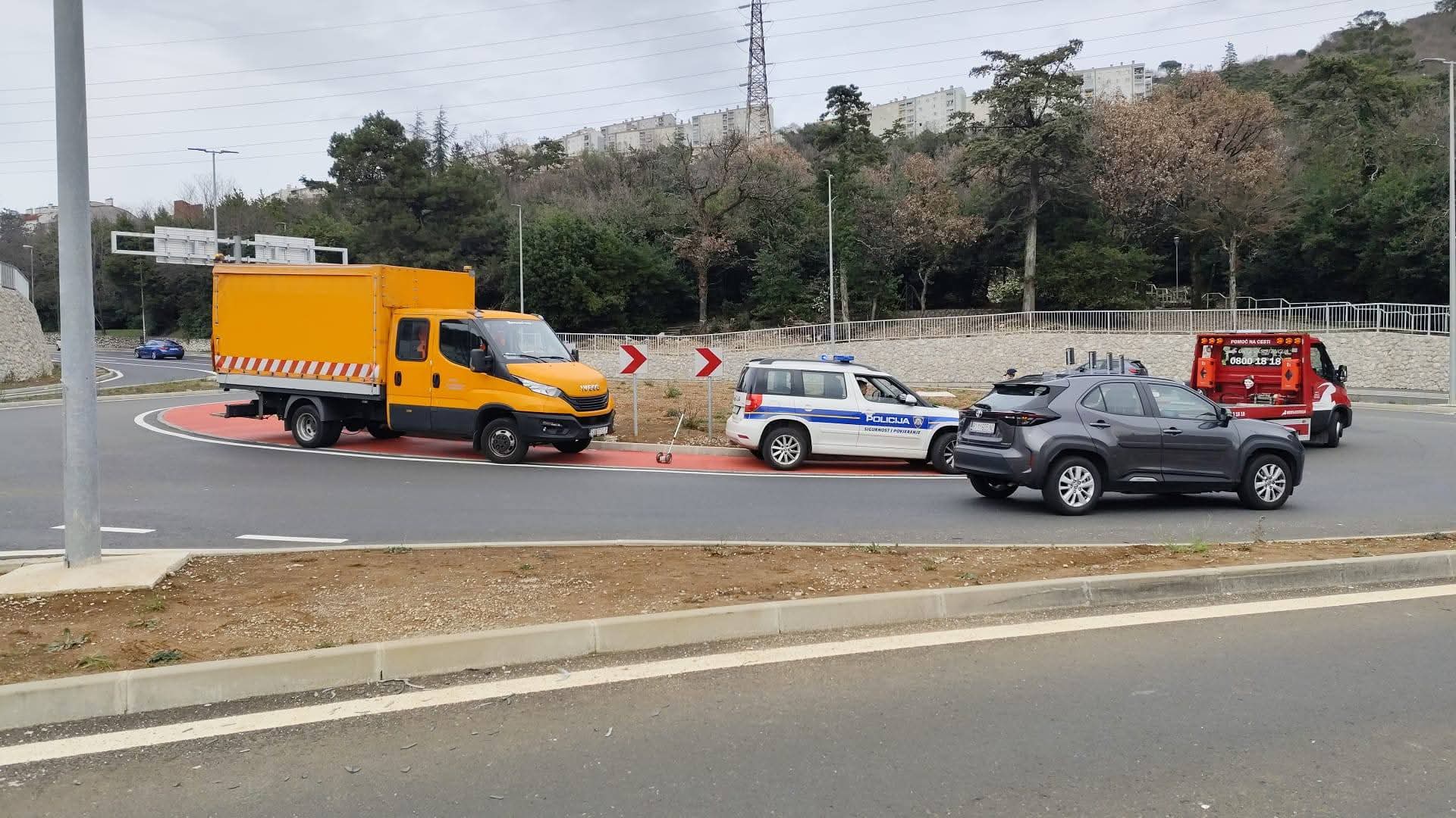 Prometna nesreća na rotoru Škurinje, ophodarska služba na terenu