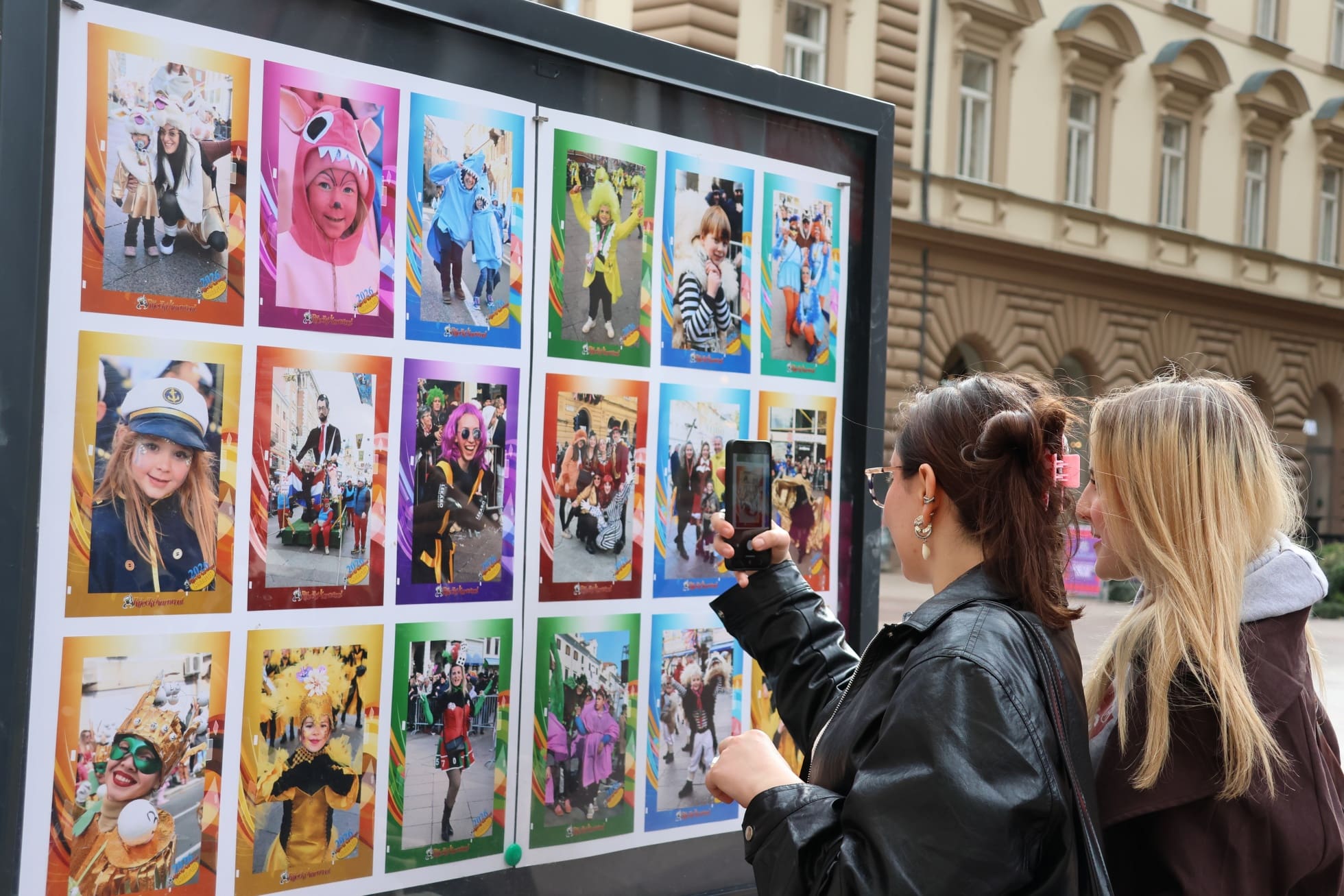 Izložba Nasmiješena lica Riječkog karnevala: Prihod od prodaje fotografija namijenjen je malom Valu