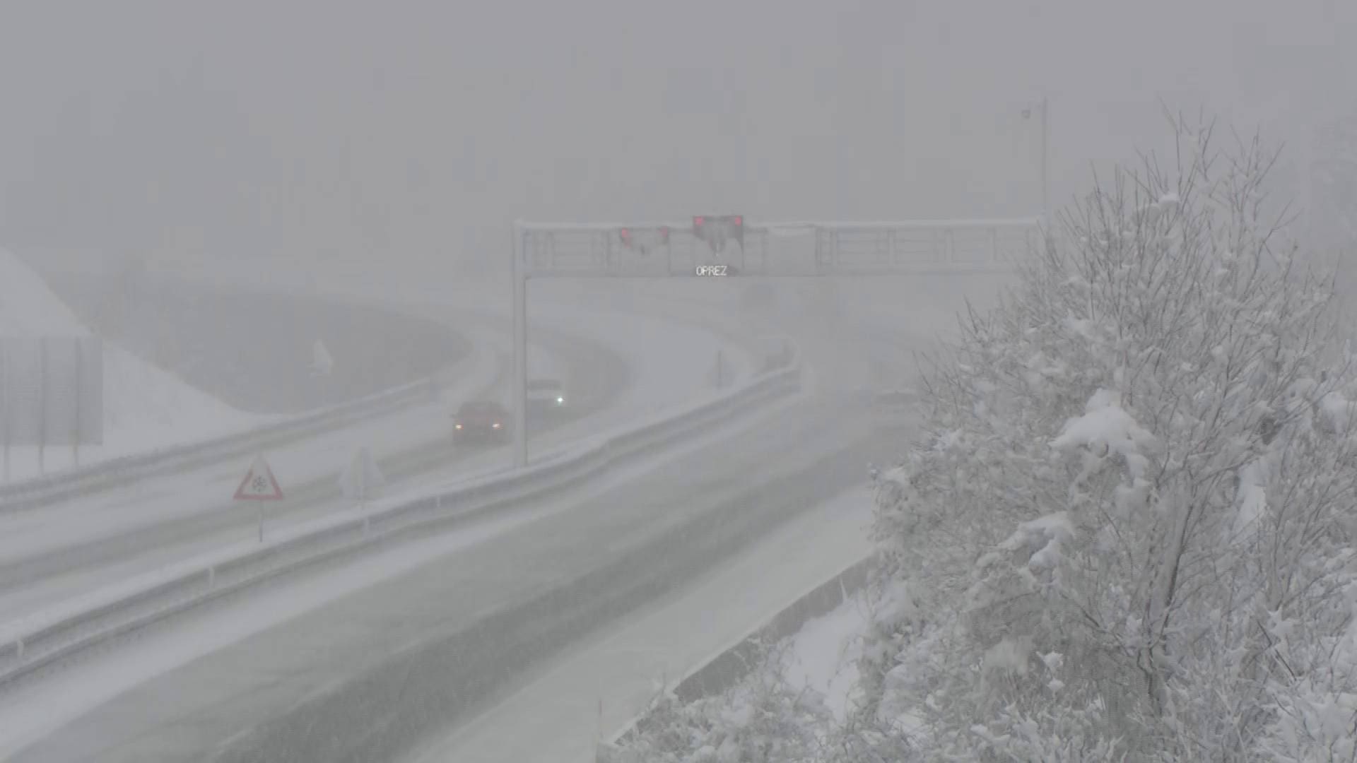 Zbog zimskih uvjeta s prometnica isključeno 80 vozila