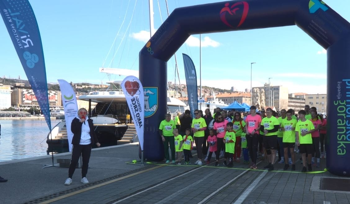 Humanitarna utrka na Molo Longu okupila trkače svih generacija za nabavu defibrilatora