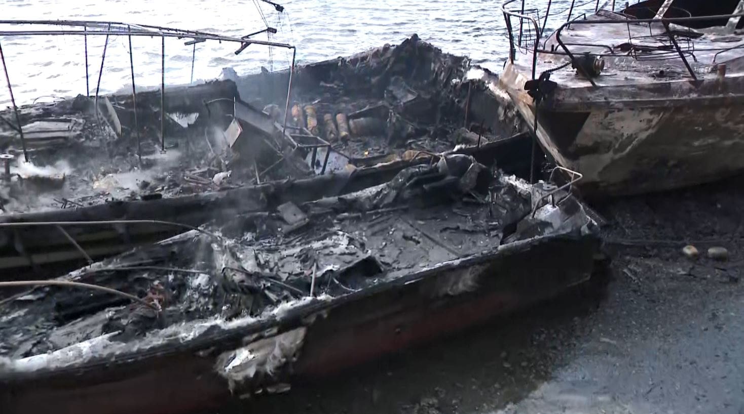 Veliki požar u Omišlju zahvatio šest plovila