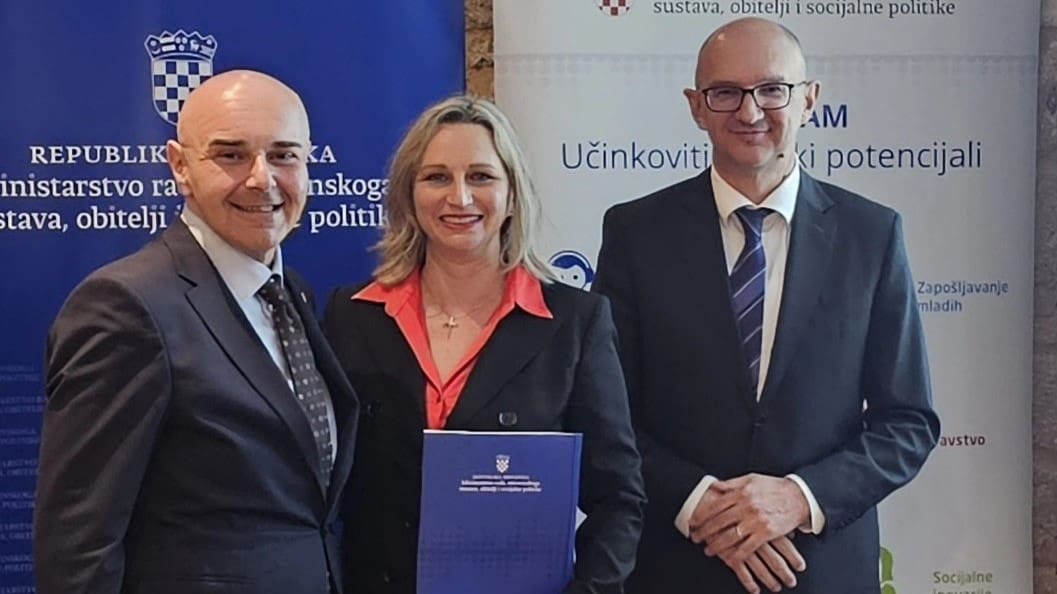 Riječki Crveni križ osigurao pomoć starijima kroz projekt „Ruke podrške nakon 65-te“