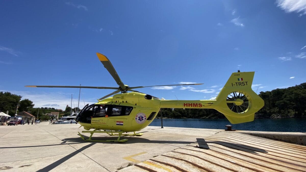 Teško ozlijeđen motociklist na Jadranskoj magistrali, intervenirao helikopter