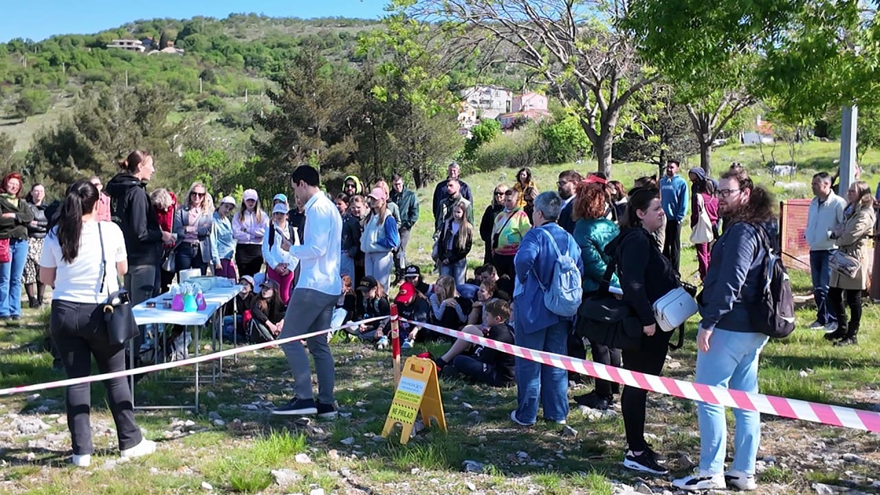 „Bombardiranje“ Svilnog sjemenskim bombicama: Dronovi i djeca pošumljavaju Rijeku
