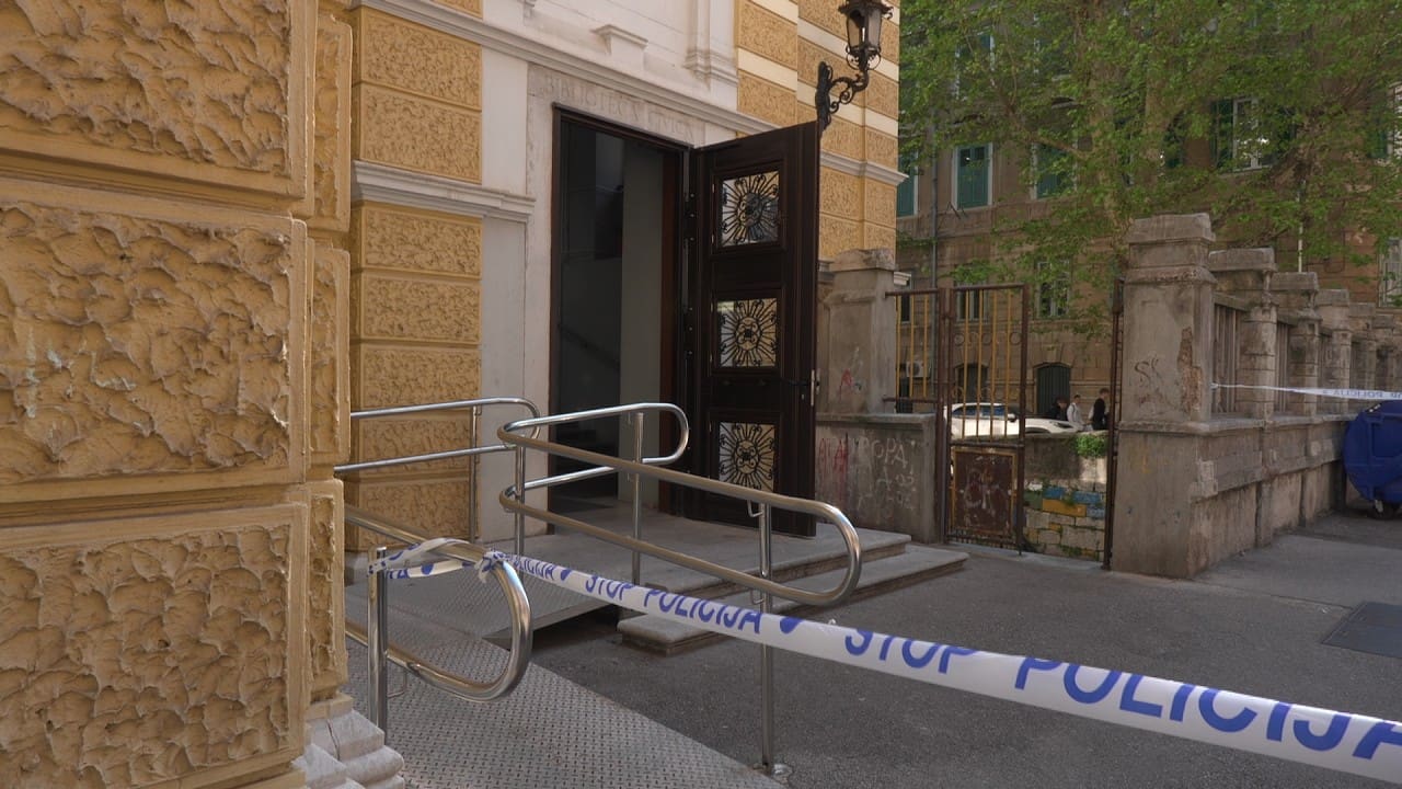 Val lažnih dojava o bombama u Rijeci: Evakuirane gotovo sve srednje škole i trgovački centri