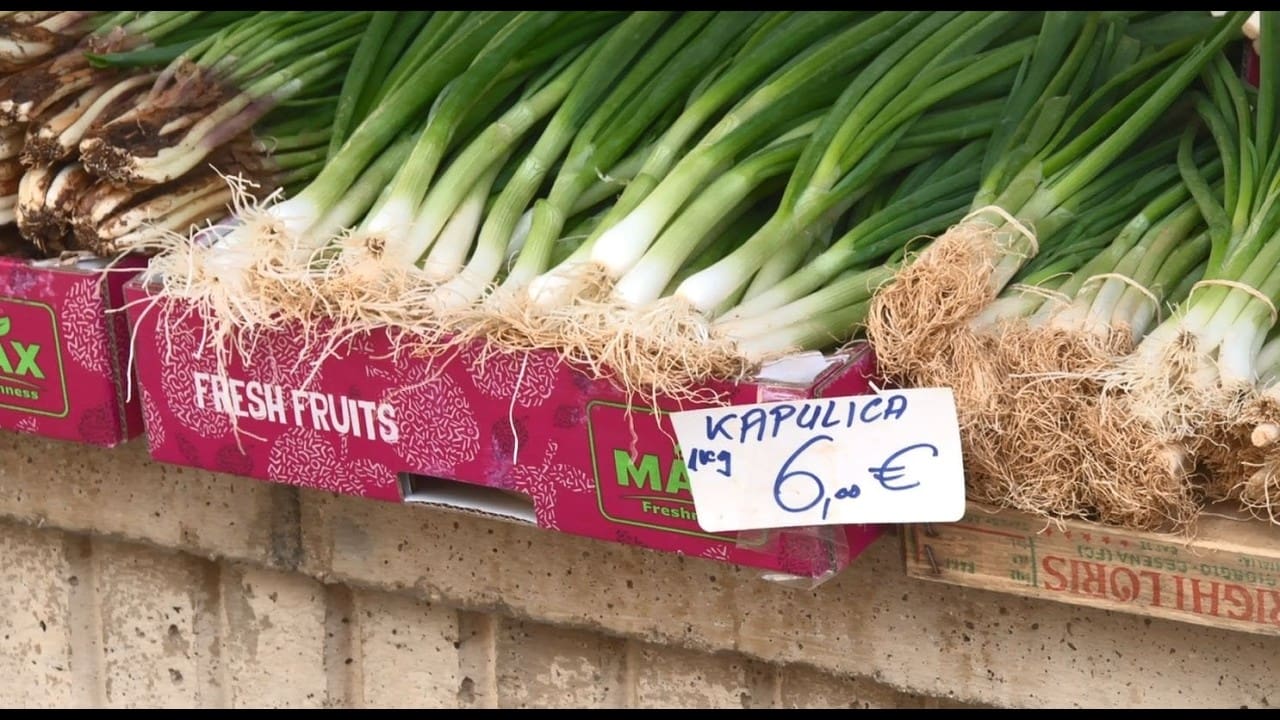 Riječka placa puna jaja, šunke i mladog luka, cijene kao prošle godine?