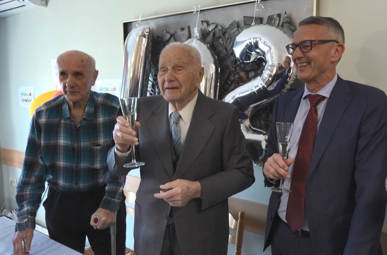 Kapetan Josip Valković proslavio 102. rođendan u Domu Kantrida