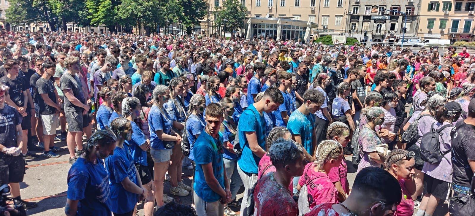 RIJEKA MATURANATA: Slavlje, baklje i minuta šutnje za Luku Milovca