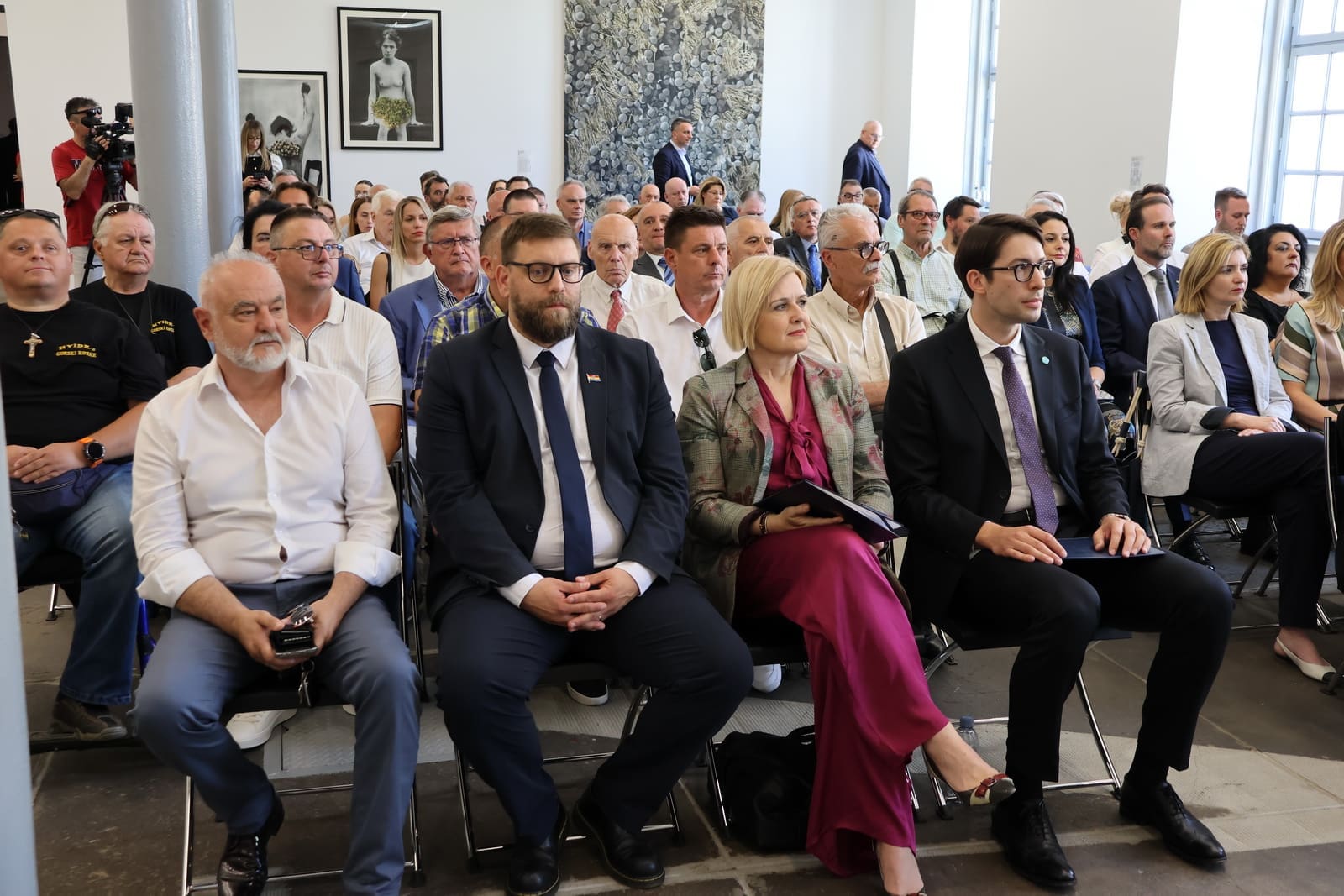 Održana svečana akademija povodom Dana državnosti i položeni vijenci na spomen obilježja
