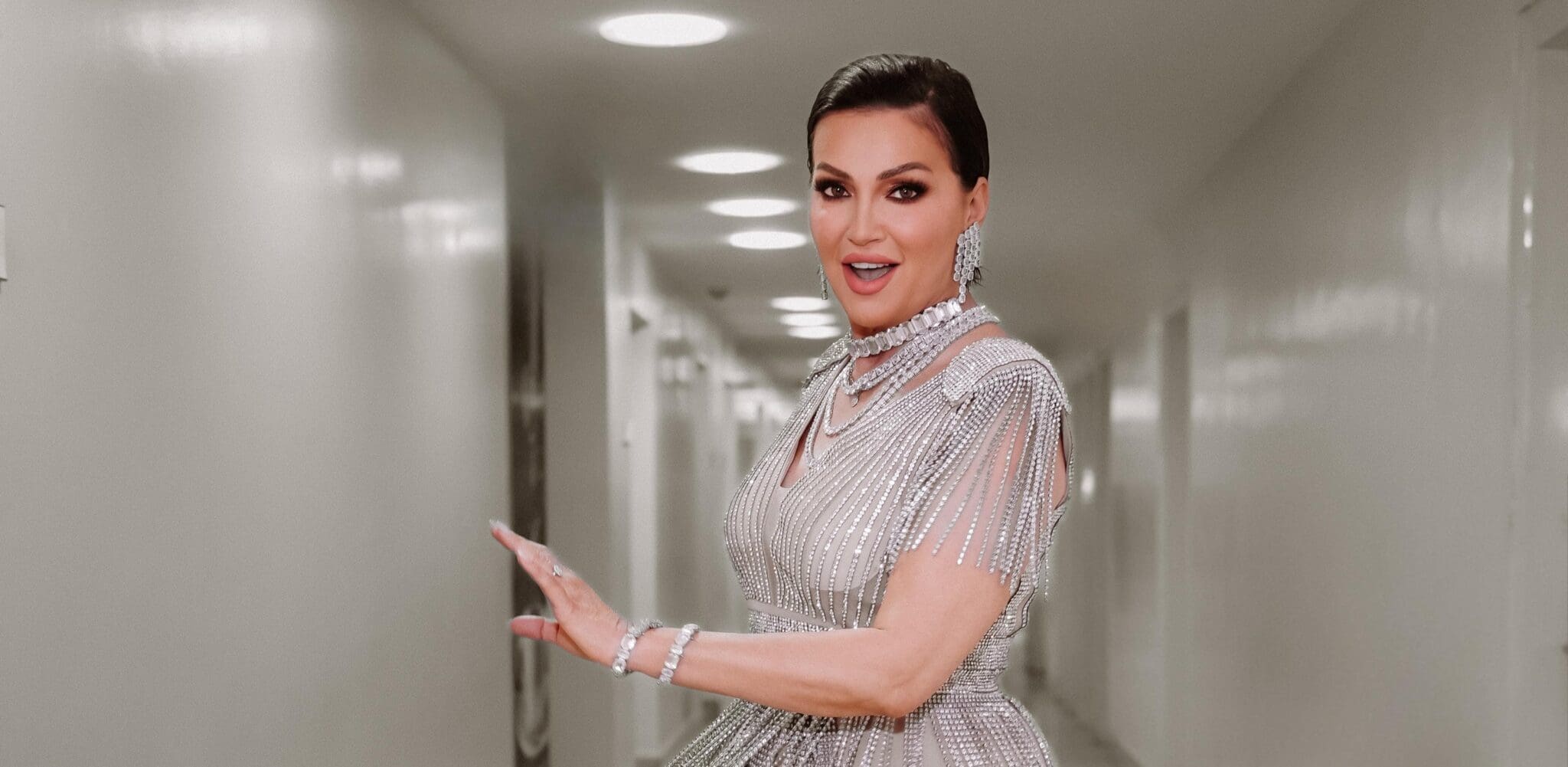 Nina Badrić nastupa na humanitarnom koncertu udruge Srce za nju povodom Mjeseca borbe protiv raka dojke