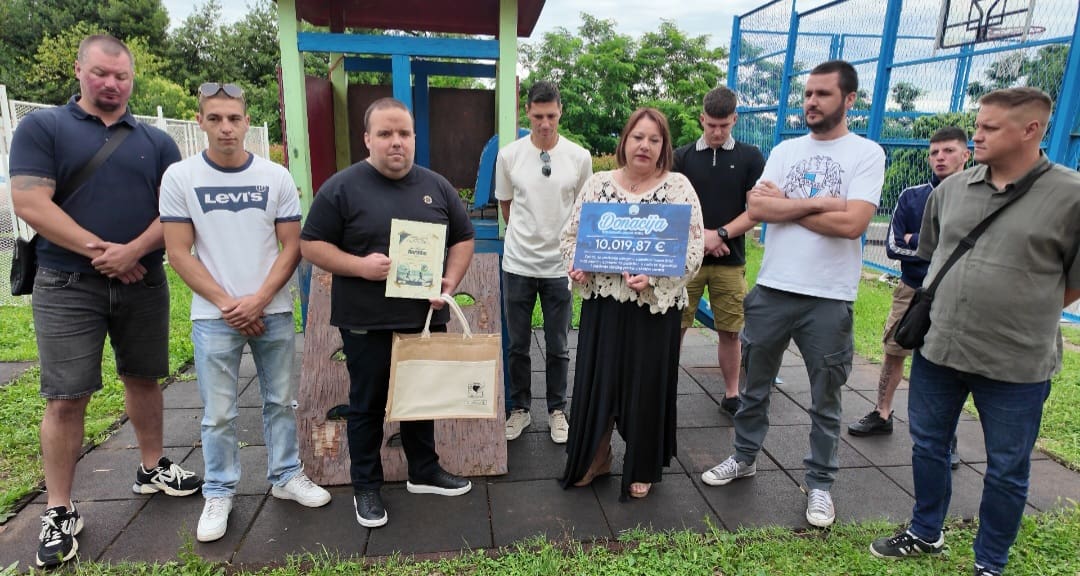 Armada donirala više od 10.000 eura Centru u Lovranu: Humanitarna aukcija dresova za dječje igralište
