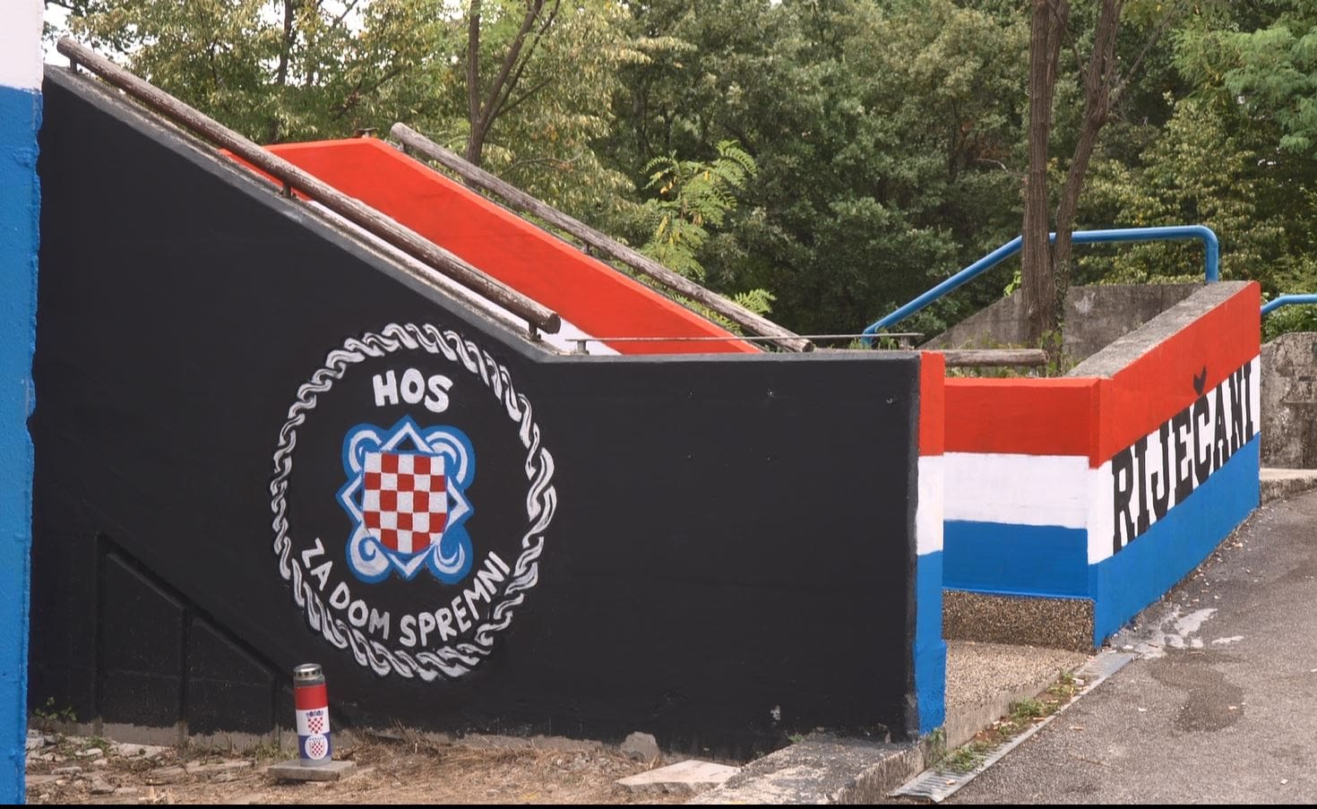 Mural s HOS-ovim grbom podijelio Rijeku: Rinčić najavila razgovore s braniteljima i Armadom
