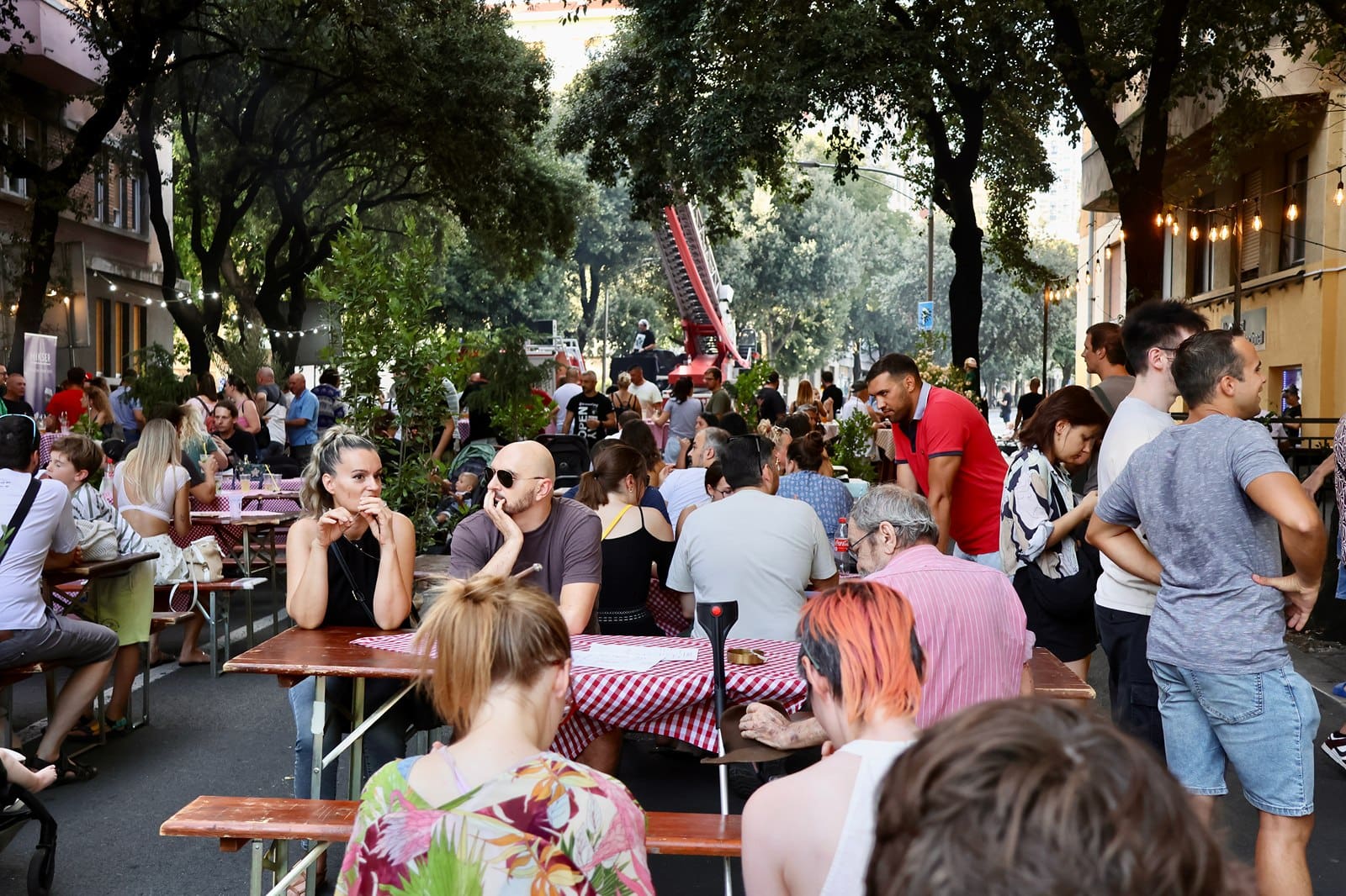 Teslina ulica zaživjela kao Grill & Chill