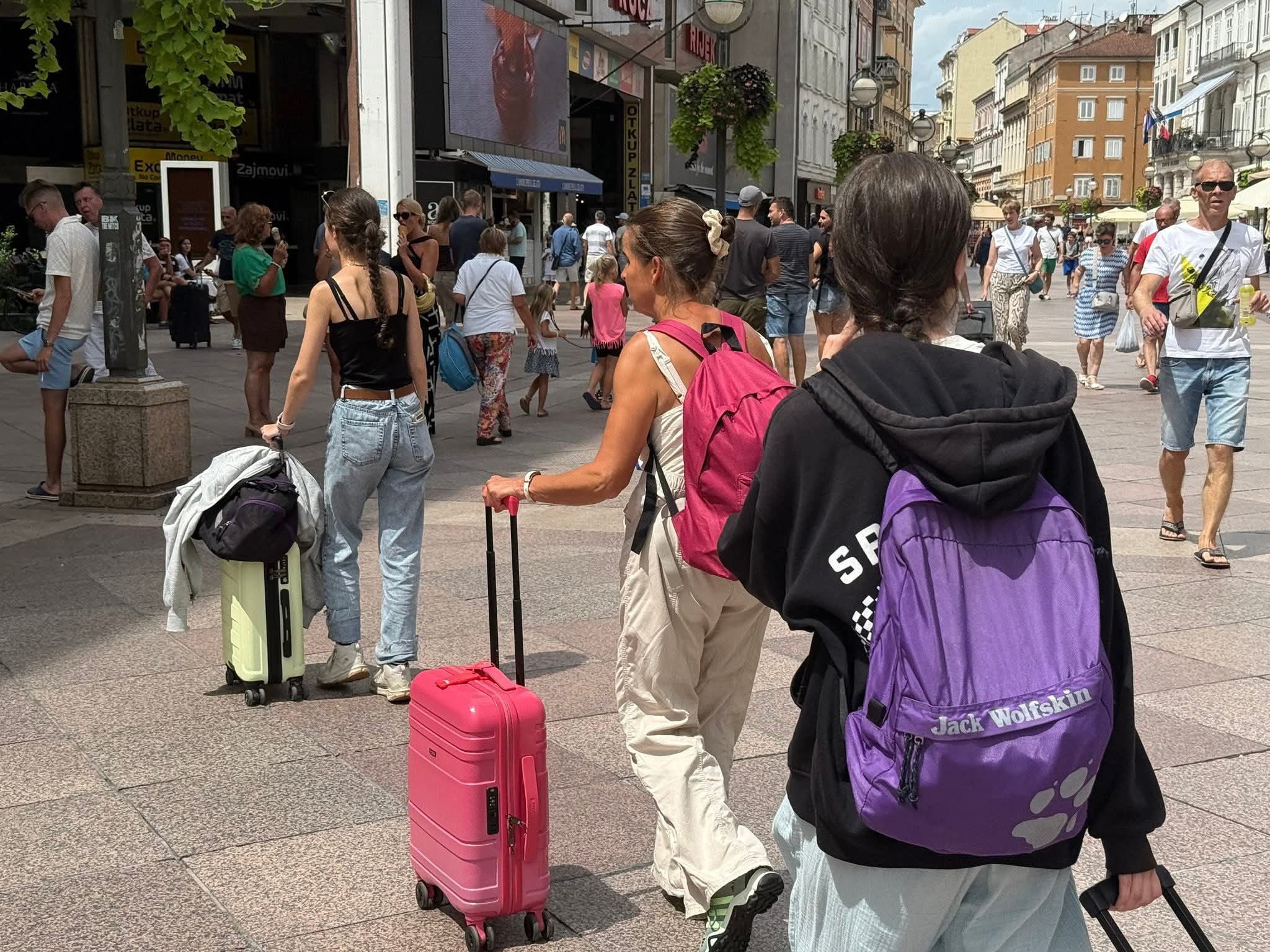 Turisti preuzeli riječko Korzo, raste broj domaćih gostiju