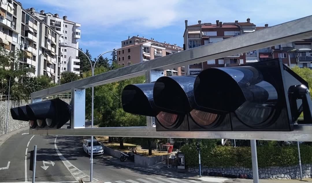 Semaforska raskrižja na Novoj cesti i u Manzonijevoj ulici ponovno u punoj funkciji