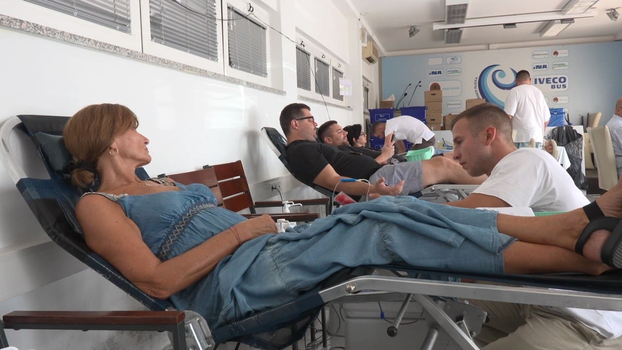 Veliki odaziv na Kantridi: Armada i HNK Rijeka uspješno organizirali akciju darivanja krvi