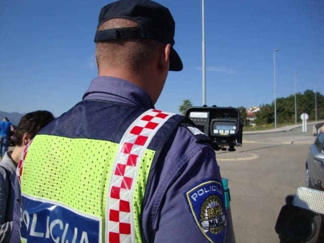 Policija traži vozača koji je udario maloljetnog pješaka
