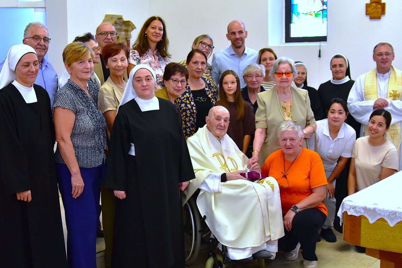 Mons. Milan Simčić proslavio 100. rođendan