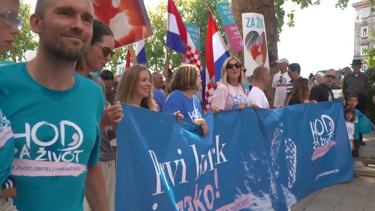 U Rijeci održan Hod za život: Sudionici traže zakonsku zaštitu života od začeća