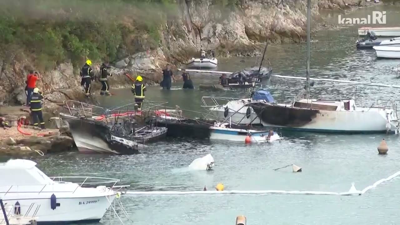 Plinska boca izazvala buktinju u Uvali Scott: U požaru uništeno više plovila