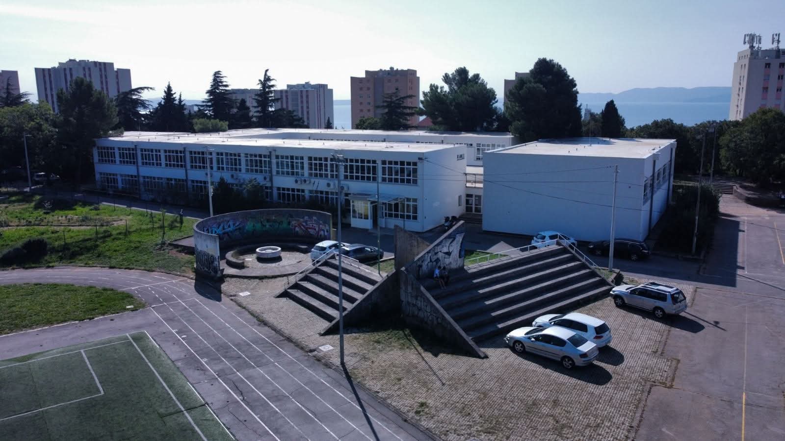 Poplava zatvorila OŠ Gornja Vežica: Nastave neće biti ni u srijedu, čeka se pregled instalacija
